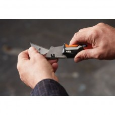 FISKARS. Cutit utilitar pliabil CarbonMax, 17cm..